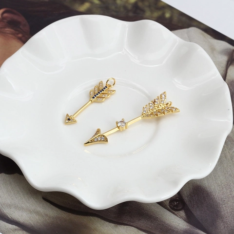 Colgante de Flecha de Aleación Chapado en Oro con Zirconia Solo Colgante Sin Cadena Para Fabricación de Joyas DIY Collar Pulsera