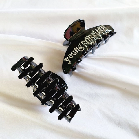 French Style Acetate Shark Hair Clip Luxury Rhinestone Letter Claw Clip Elegant Black Hair Catch For Women Daily Accessories