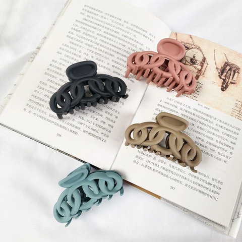 Style Français Mat Pince à Cheveux Élégante Résine Torsadée Grande Pince Requin Accessoires Cheveux Antidérapants Pour Femme