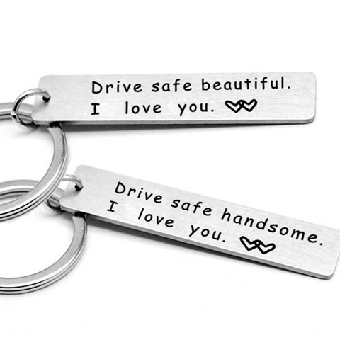Portachiavi Rettangolare in Acciaio Inossidabile Drive Safe Handsome Beautiful con Ciondolo a Cuore Inciso per Coppie Uomo Donna Regalo