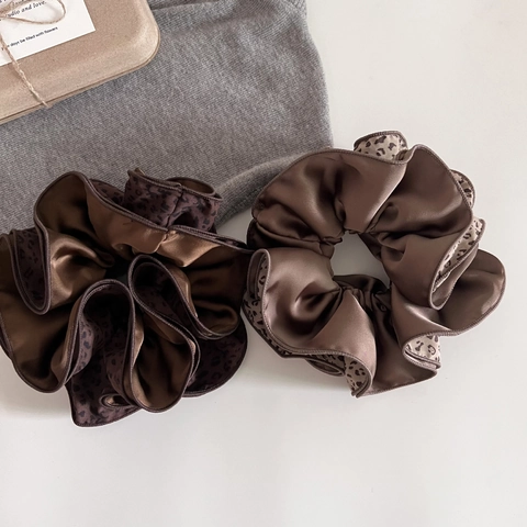 Chouchou Large en Satin Imprimé Léopard avec Surpiqûres Elastique Cheveux en Satin Fait à la Main Accessoires de Mode Pour Femmes