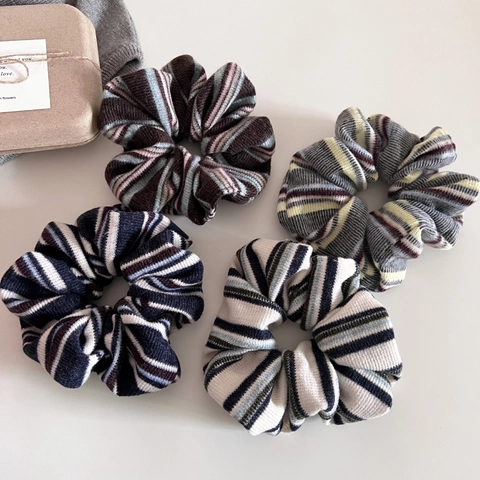 Chouchou Rayé Vintage en Fil de Laine Doux Style Académie Américaine Grand Anneau de Cheveux pour Femmes Accessoire Quotidien