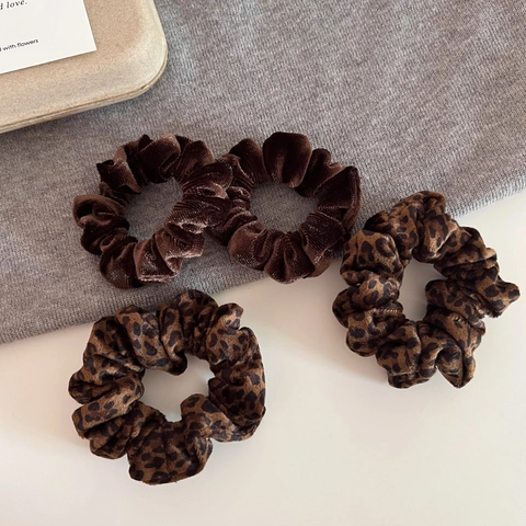 Vintage Velvet Leopard Print Hair Scrunchies For Women Autumn Winter Elegant Elastic Hair Bands Solid Color Coffee Black Hair Accessories