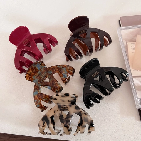 French Elegant Acetate Hair Claw Clip For Women Medium Size Handmade Tortoiseshell Hairpin Minimalist Nonslip Hair Accessory