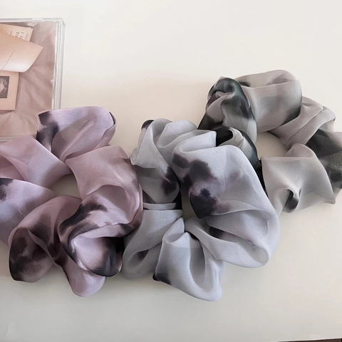 Chouchous en Mousseline Dégradé à l'Encre Style Chinois Élégant Violet Bleu Vert Grands Élastiques Plissés Faits à la Main Femme