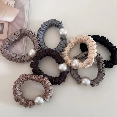 Coleteros de Satén Elegantes Con Perla Artificial Grande Gomas de Pelo Elásticas Para Mujeres Vintage Plisado Accesorios Para El Cabello
