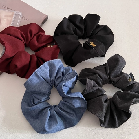 Vintage Denim Υφή Ύφασμα Scrunchie Μινιμαλιστικό Μεγάλο Ελαστικό Λαστιχάκι Μαλλιών Με Μεταλλικό Μενταγιόν Σκύλος Ρετρό Αξεσουάρ Μαλλιών Γυναίκα