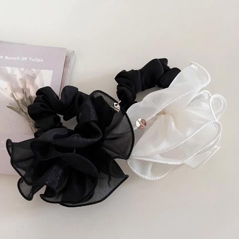 Korean Style Large Pleated Fabric Scrunchie Elegant Handmade Hair Tie With Metal Rose Gold Pendant For Women Daily Accessories