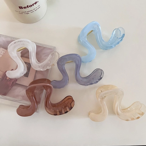 Wave Design Hair Claw Clip Minimalist Korean Style Jelly Color Acrylic Resin Non-Slip Hair Clamp Fashion Hair Accessories For Women