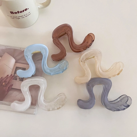 Wave Design Hair Claw Clip Minimalist Korean Style Jelly Color Acrylic Resin Non-Slip Hair Clamp Fashion Hair Accessories For Women