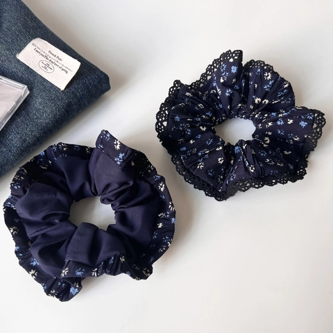 Französische Vintage Marineblau Blumen Scrunchies Stoff Elastische Haargummis Mit Spitzenbesatz Für Damen Mädchen Haarschmuck
