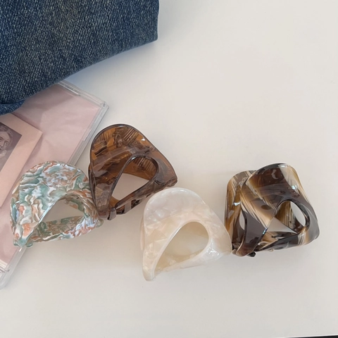 Vintage Acetate Hair Claw Clips For Women Elegant Marble Tortoise Shell Small Geometric Shark Clip Hair Accessories