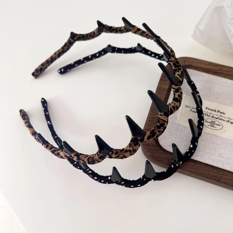 Women Punk Spiked Hairband Leopard Print Polka Dot Cloth Wrapped Non-Slip Headband Gothic Fashion Hair Accessories Gift