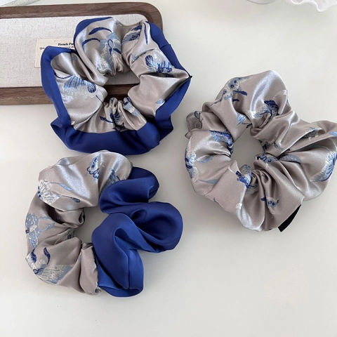 Elegante Neo-Chinese Stijl Satijnen Vlinder Jacquard Scrunchie Vintage Bloemenpatroon Zijdegevoel Patchwork Haarelastiekje Voor Dames