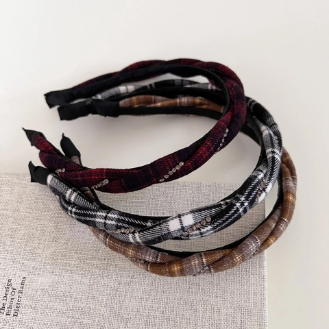 Serre-tête Torsadé en Tissu Écossais Vintage Avec Strass pour Femme Style Preppy Bandeau Cheveux Accessoires Rétro à Carreaux