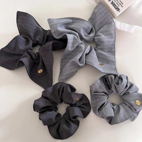 Elegante Gestreifte Stoff Scrunchies Für Damen Gold Metall Tag Haargummis Koreanischer Stil Minimalist Haarschmuck Accessoires