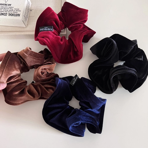 Vintage Velvet Hair Scrunchie For Women Pleated Solid Color Large Elastic Hair Ring Retro Handmade Letter Label Hair Ties Accessories