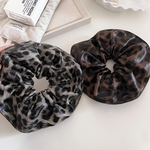 Fascia per Capelli Elastica Grande in Ecopelle con Stampa Leopardata Vintage per Donna Accessori Moda Porta Coda di Cavallo