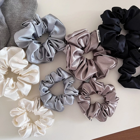 Elegant Solid Color Satin Scrunchies For Women High Elasticity Pleated Hair Ties Large Small Sizes Simple Style Hair Accessories