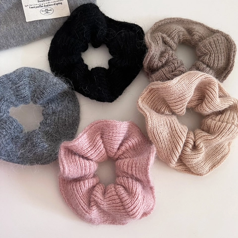Women's Autumn Winter Knitted Scrunchies Soft Yarn Fabric Hair Ties Solid Color Pleated Elastic Hair Accessories