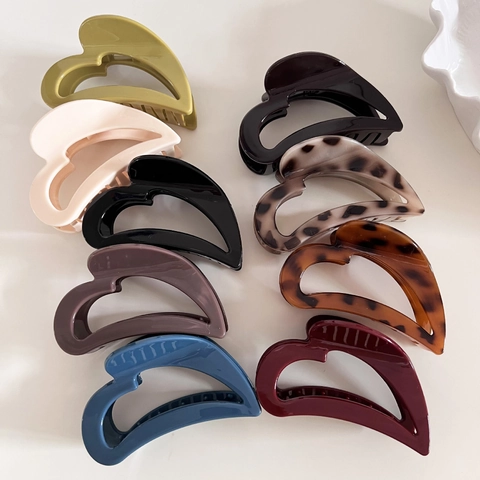 French Style Large Hollow Heart Hair Claw Clip Thickened PC Material Shark Clip For Women Elegant Hair Accessories