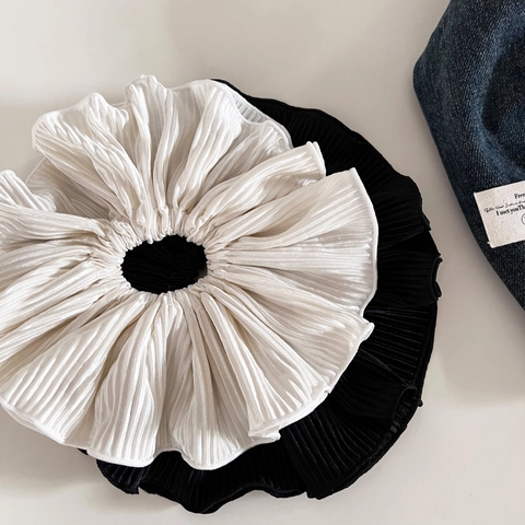 French Elegant Oversized Pleated Fabric Scrunchie Minimalist Solid Color Large Hair Tie For Women Gentle Daily Hair Accessories