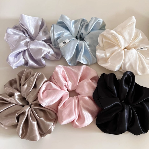Elegant Oversized Satin Scrunchies For Women Silk Feeling Glossy Elastic Hair Bands Pleated Solid Color Ponytail Holder