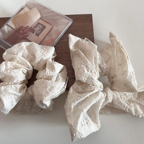 Franse Zoete Beige Geborduurde Bloem Kant Scrunchie Strik Set Elegante Haarelastiek Voor Vrouwen Meisjes Haaraccessoires