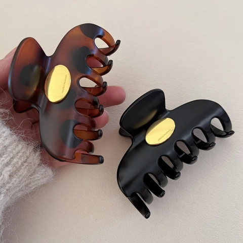 Grande Molletta per Capelli Tartarugata Opaca Con Targhetta in Metallo Dorato France Handmade Semplici Accessori per Capelli Donna