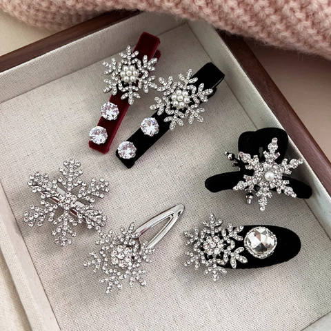 Fermaglio per Capelli in Velluto Vintage Fiocco di Neve Con Strass Perla Artificial Elegante Invernale Becco d'Anatra Donna Gioielli