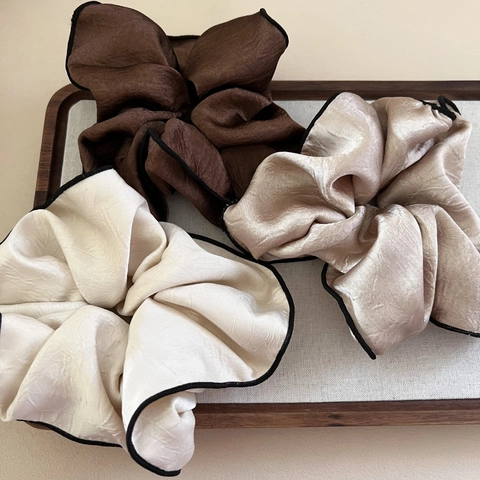 Satijnen Contrastrand Grote Scrunchie Voor Dames Geplooid Hoge Elasticiteit Handgemaakte Haarelastiek Voor Paardenstaart