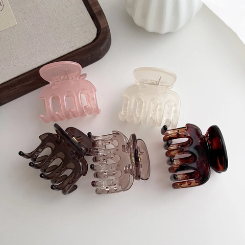Korean Style Minimalist Resin Shark Hair Claw Clip For Women Elegant Translucent Geometric Small Hairpin Daily Styling Accessory
