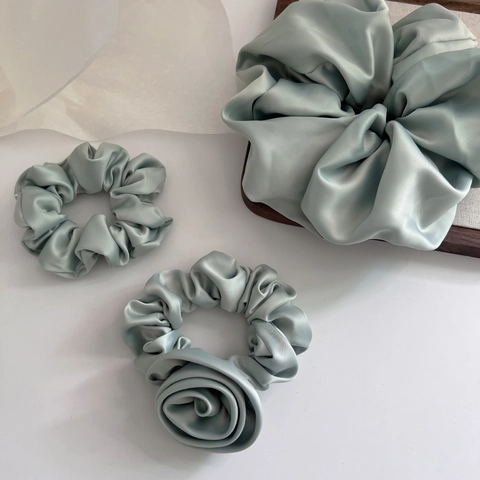 Coletero de Tela Satinada Verde Menta para Mujer Flor de Rosa Hecha a Mano Coletero Grande Accesorios para el Cabello Elegantes y Dulces