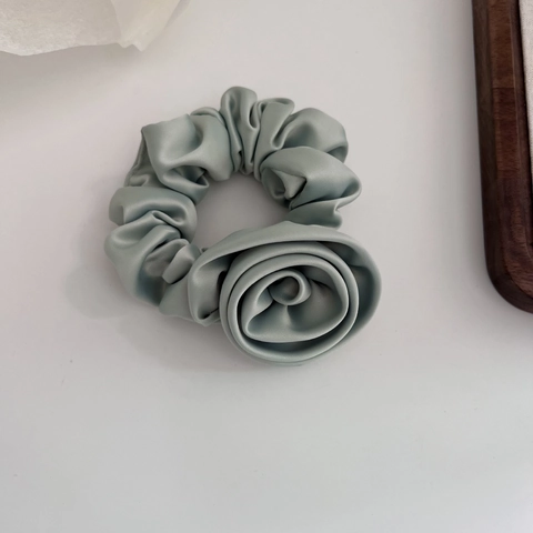 Coletero de Tela Satinada Verde Menta para Mujer Flor de Rosa Hecha a Mano Coletero Grande Accesorios para el Cabello Elegantes y Dulces