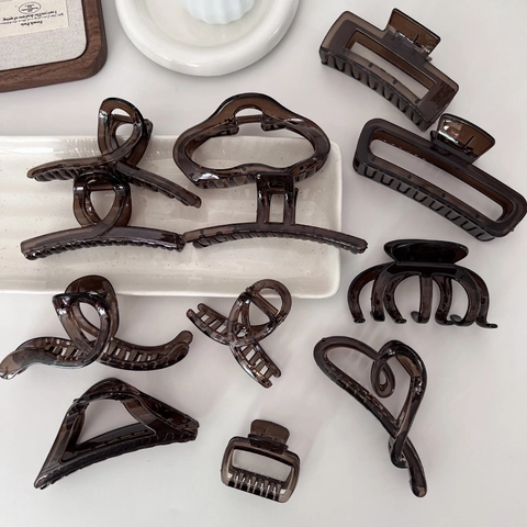 French Vintage Amber Brown Hair Claw Clip For Women Large Geometric Resin Shark Clip Non-Slip Hair Accessory Hair Fixing