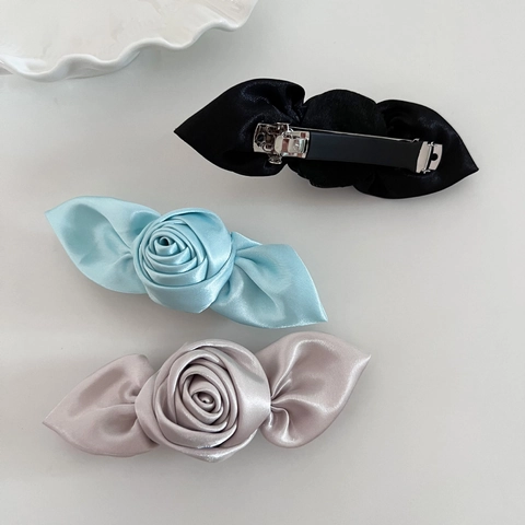 Elegante Satijnen 3D Roos Haarklem Voor Dames Handgemaakte Stof Veerklem Haaraccessoire Bruiloft Feest Decoratie