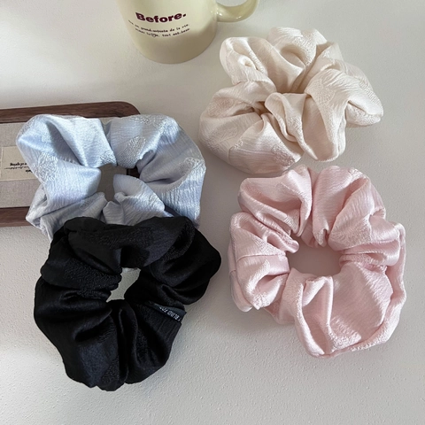 Chouchou en Tissu Jacquard Élégant Haute Élasticité Plissé Effet Satin Accessoire Cheveux Tempérament Support Queue de Cheval Femme