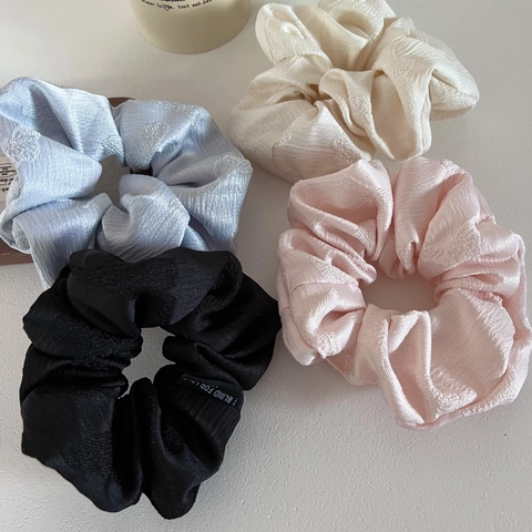 Chouchou en Tissu Jacquard Élégant Haute Élasticité Plissé Effet Satin Accessoire Cheveux Tempérament Support Queue de Cheval Femme