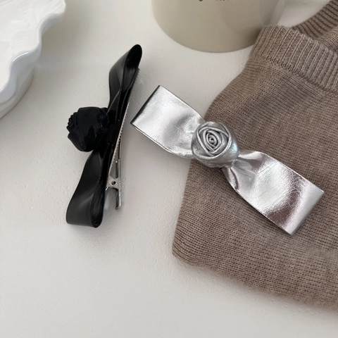 Dames 3D Roos Bloem Strik Haarklem Synthetisch Leer Metaalachtig Zilver Zwart Krokodillenklem Elegante Haaraccessoires