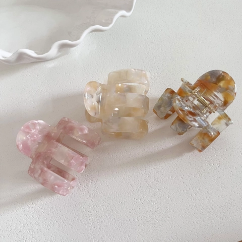 Korean Style Acetate Hair Claw Clip For Women Marble Tortoise Shell Pattern Hair Accessories Minimalist Geometric Shark Clip