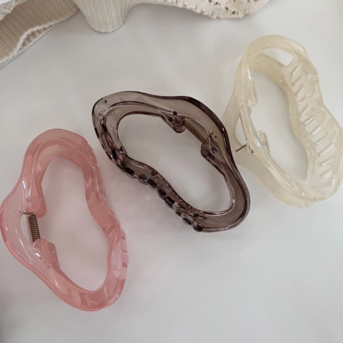 Korean Style Minimalist Irregular Wavy Liquid Line Large Hair Claw Clip For Women High Gloss Resin Shark Clips Daily Hair Styling Accessories
