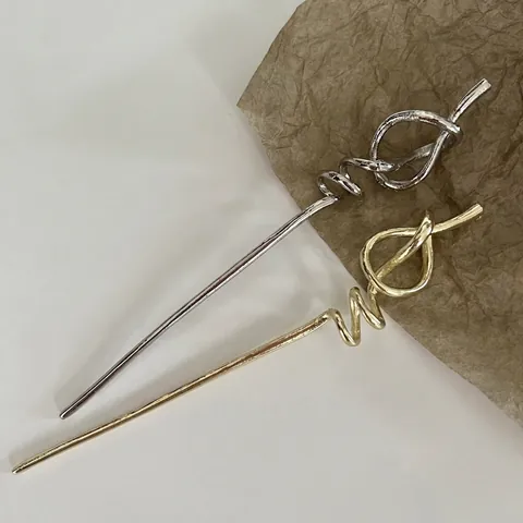 Bastoncino per Capelli in Metallo Minimalista Stile Cinese Nuovo Design con Nodo Intrecciato Forcina Vintage Oro Argento Accessori Eleganti da Donna