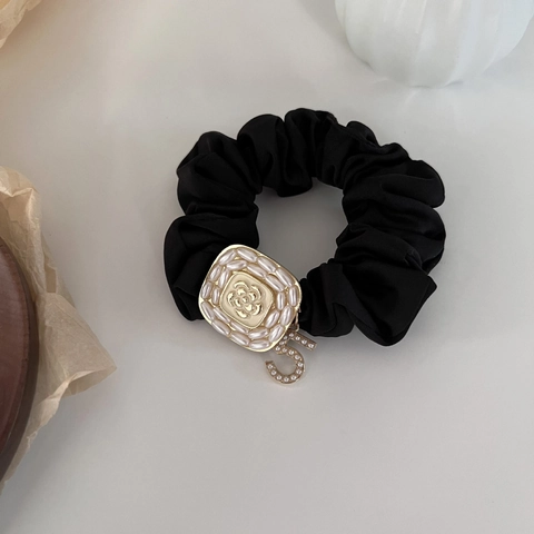 Scrunchies in Raso Camelia Stile Francese Eleganti Elastici per Capelli con Fiocco a Cuore in Strass Accessori Moda Donna Party Quotidiano