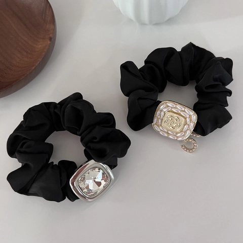 Scrunchies in Raso Camelia Stile Francese Eleganti Elastici per Capelli con Fiocco a Cuore in Strass Accessori Moda Donna Party Quotidiano