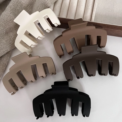 Matte Plastic Resin Large Hair Claw Clip For Women Solid Color Shark Clip Simple Minimalist Styling Tool Hair Accessory