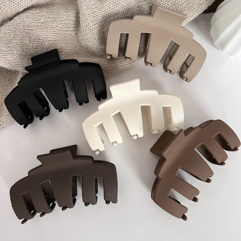 Matte Plastic Resin Large Hair Claw Clip For Women Solid Color Shark Clip Simple Minimalist Styling Tool Hair Accessory