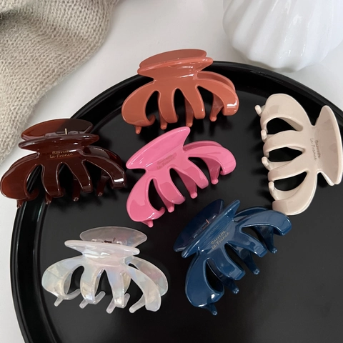 French Style Acetate Small Pumpkin Hair Claw Clip Solid Color Non-Slip Shark Clip Elegant Hair Accessory For Women