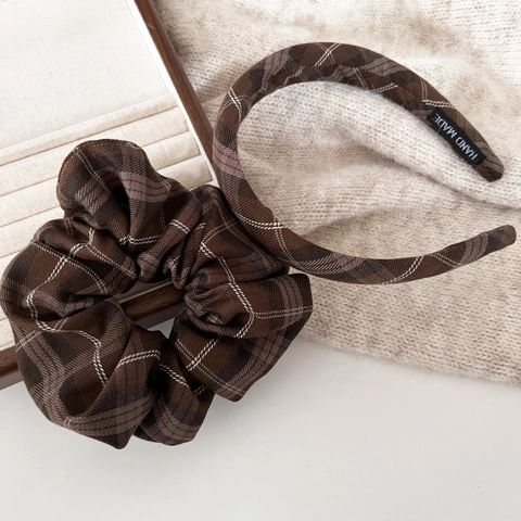 Women Vintage Plaid Fabric Headband And Plaid Scrunchie Set British Style Retro Check Hair Band For Autumn Winter Hair Accessories