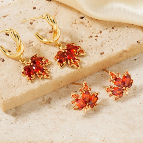 Pendientes Colgantes de Hoja de Arce de Cobre Chapado en Oro Circonia Roja Diseño de Nicho Joyería de Moda para Mujeres
