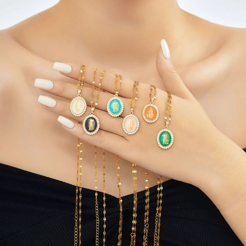 Collar con Colgante de la Virgen María de Cobre Religioso Vintage Chapado en Oro Esmalte Colorido Circonia Incrustada Joyería para Mujer Guadalupe
